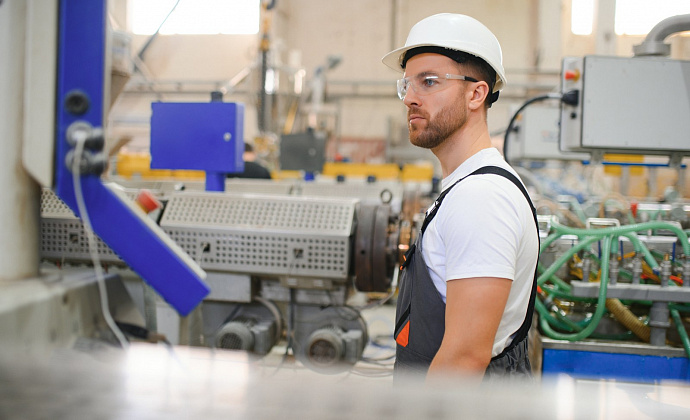Наладчик настольных станков и прессов