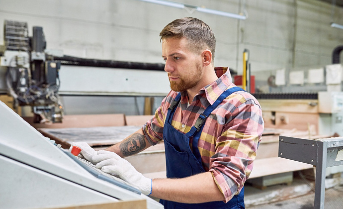 Наладчик деревообрабатывающего оборудования